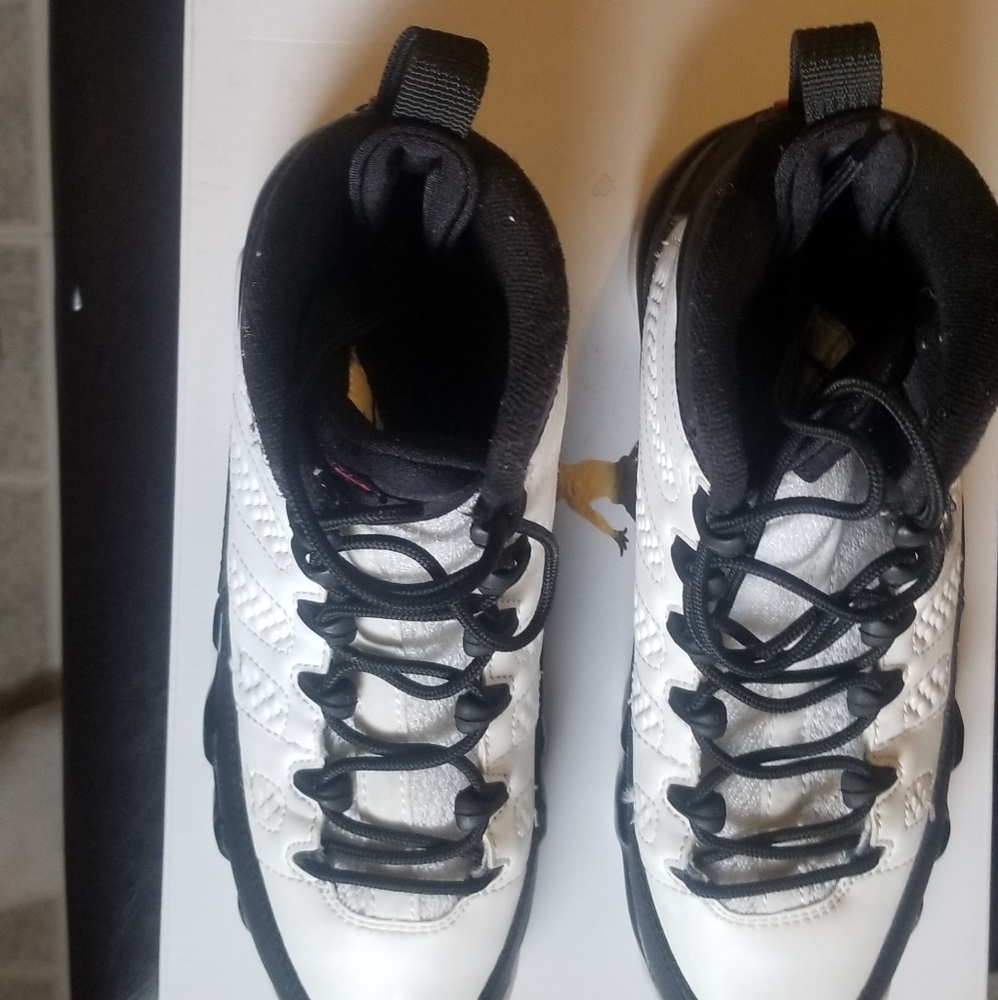 Jordan 9 - Picture 3 of 9